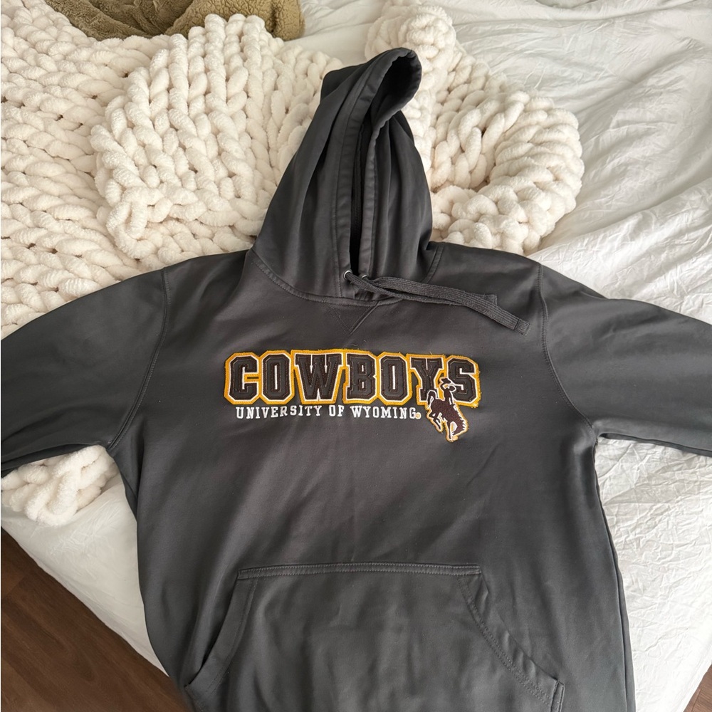Champion Women’s Gray Wyoming Cowboys Sweatshirt